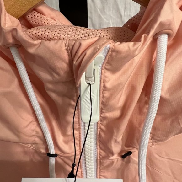 Nike NSW Sportswear Windrunner Jacket - Coral. #: AT5270-800 - NWT - Picture 4 of 8